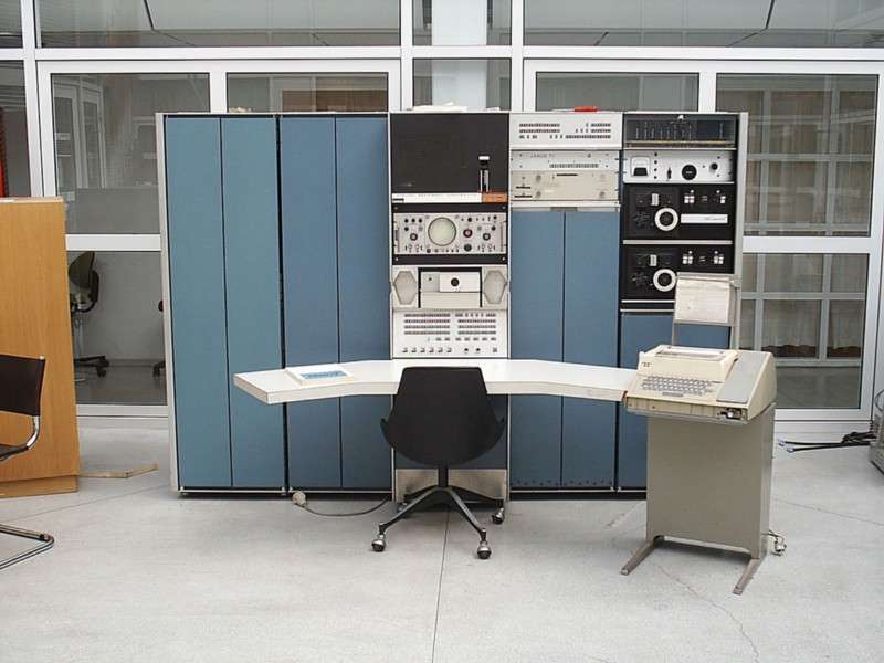 Digital Equipment Corporation’s PDP-7 workstation.
